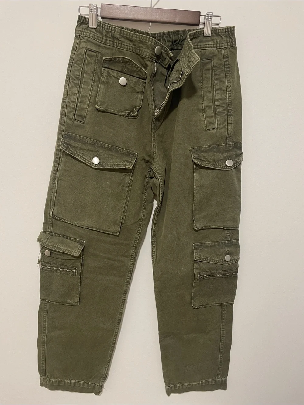 Zara Men's Olive Cargo Pants with Pocket Detailing